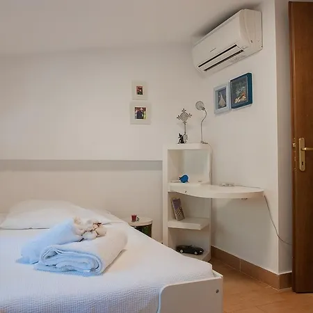 Semesterbostad Naftilos Sani With Private Pool *