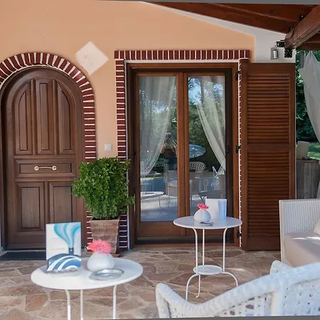 Naftilos Sani With Private Pool 度假居 *