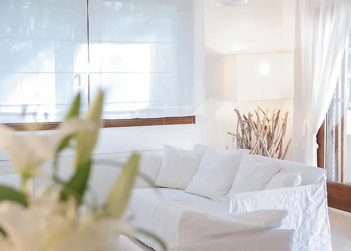 Naftilos Sani With Private Pool 度假居 *