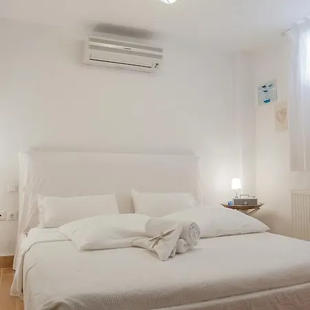 Naftilos Sani With Private Pool Nyaraló Száni-part