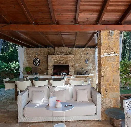 Casa de Férias Naftilos Sani With Private Pool